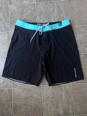 Billabong Men’s Black Board Shorts PlatinumX